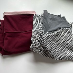 Two pairs of leggings - Medium